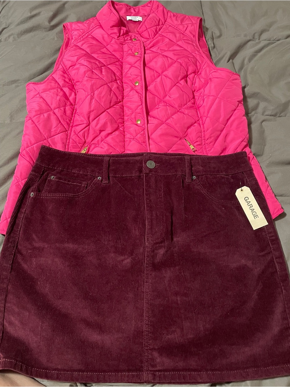 NWT Garage Cranberry Corduroy Skirt/Crown & Ivy Pink puffer vest size L womens